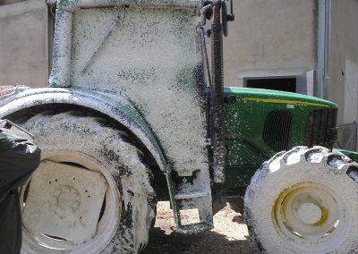 Nettoyage de tracteur