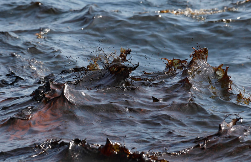 ABSO 11 – ABSORBANT SPÉCIAL DES HYDROCARBURES DÉVERSÉ ACCIDENTELLEMENT SUR LES PLANS D’EAU